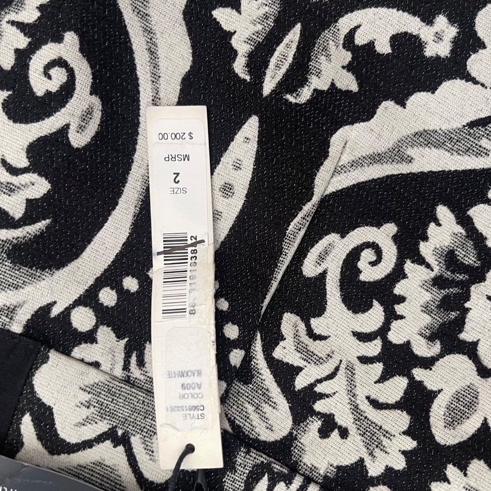 Alice + Olivia Tapestry Jacquard Shorts Black White Size 2 NWT MSRP $200 - Picture 7 of 10